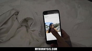 Stepsis flashes him while he drives her around getting him all hot and bothered myhornysis