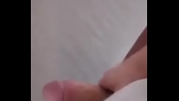 Cineva trebuie sa vina pe canapea