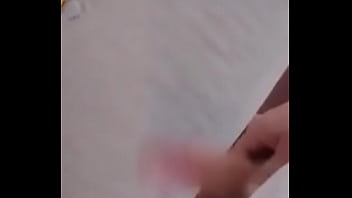 Cineva trebuie sa vina pe canapea