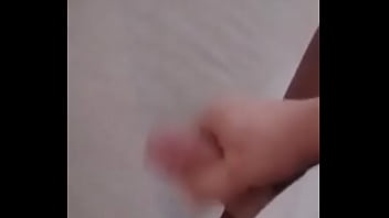 Cineva trebuie sa vina pe canapea