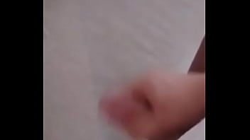 Cineva trebuie sa vina pe canapea