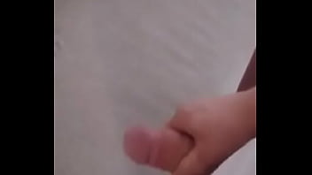 Cineva trebuie sa vina pe canapea