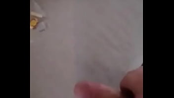 Cineva trebuie sa vina pe canapea