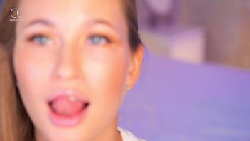 Stella cardo sucks a big dildo and shows how her pussy gets wet