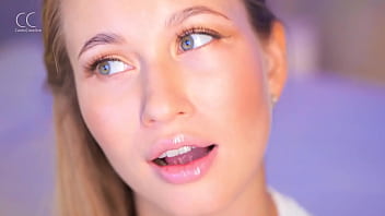 Stella cardo sucks a big dildo and shows how her pussy gets wet