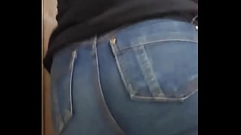 Calça jeans torando minha bucetinha