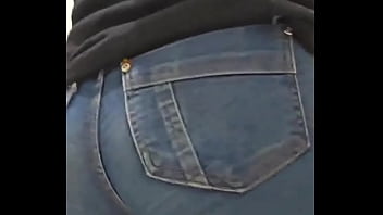 Calça jeans torando minha bucetinha