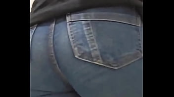 Calça jeans torando minha bucetinha