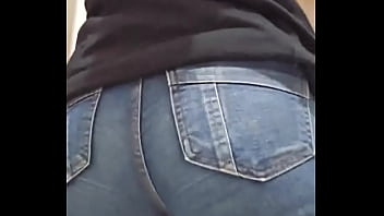 Calça jeans torando minha bucetinha