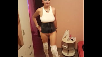 Milf sandra im eros center sep 09 2025