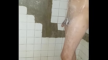 Después de afeitarme me lavo bien las bolas