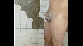 Después de afeitarme me lavo bien las bolas