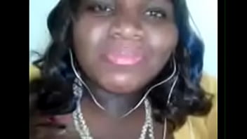 3910591 Gorgeous Bbw Flashing Boobs At School thumbnail