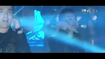 Puta se deja cojer por amigo