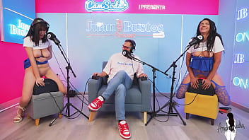 1 tetona y 1 culona nos confesamos y nos venimos a chorros sobre las sillas vibradoras de juan bustos podcast