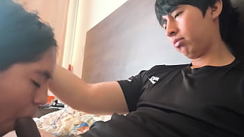 Mi Amiga Cristiana De 18 Años Me Chupa La Polla Todo El Dia Su Novio Piensa Que Esta En Clases De La Universidad thumbnail