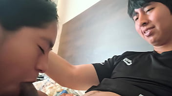 Mi amiga cristiana de 18 años me chupa la polla todo el dia su novio piensa que esta en clases de la universidad