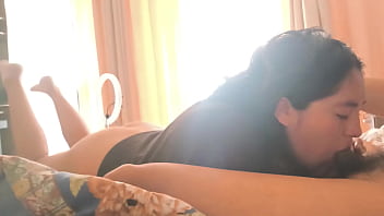 Mi amiga cristiana de 18 años me chupa la polla todo el dia su novio piensa que esta en clases de la universidad Mi amiga cristiana de 18 años me chupa la polla todo el dia su novio piensa que esta en clases de la universidad