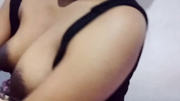 Mom lesbian milf's please come and play with me