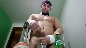 15 Hunk Bartender Teaches How To Make A Cum thumbnail