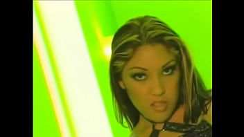 Sexy babe likes the feeling of a hard pole penetrating her wet holes