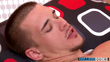 Hot Dudes Have Gay Sex thumbnail