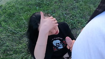 Goth girl was dicked down outdoors
