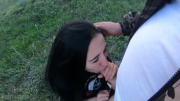 Goth girl was dicked down outdoors
