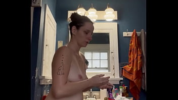 Ivy19921 getting ready for bed bath shaving masturbating lotion brushing teeth