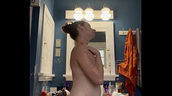 Ivy19921 getting ready for bed bath shaving masturbating lotion brushing teeth