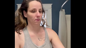 Ivy19921 getting ready for bed bath shaving masturbating lotion brushing teeth