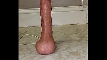 Probando Mi Juguete Nuevo Vestid De Rojo thumbnail