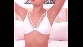 Sorprendí ingraganti a kasandra cuando se estaba erreglando