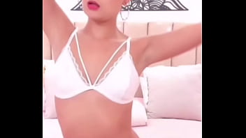 Sorprendí ingraganti a kasandra cuando se estaba erreglando