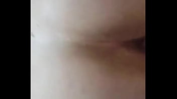 Não aguentei o tesão e gozei dentro da namorada do meu amigo gostosa com piercing na buceta creampie