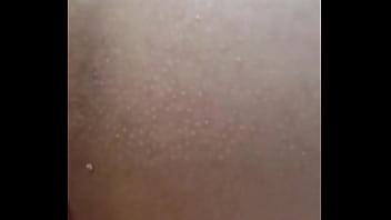 Não aguentei o tesão e gozei dentro da namorada do meu amigo gostosa com piercing na buceta creampie