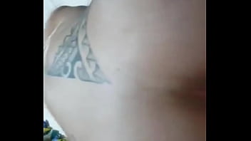 Não aguentei o tesão e gozei dentro da namorada do meu amigo gostosa com piercing na buceta creampie