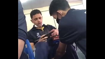 Magrinho torando gostosa malhada na escola