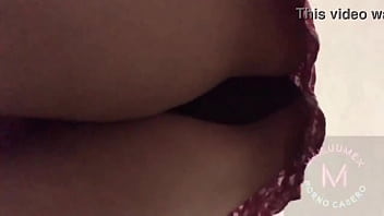 La vecina se puso muy caliente y la lleve a mi habitación y la folle durísimo