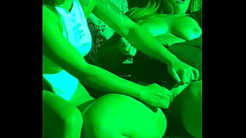 As do job se pegando dentro do cabaré