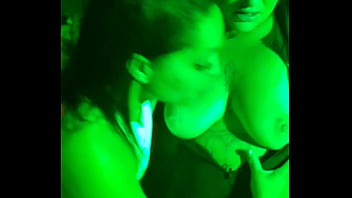 As do job se pegando dentro do cabaré