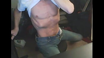 T shirt up twisting on stool