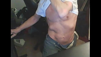 T shirt up twisting on stool