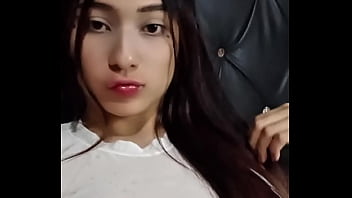 Latina cachonda recibe un duro anal de su amante