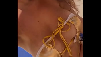 Rt if you can’t wait for summer to come ️