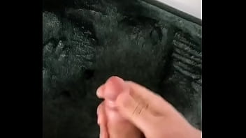 Busco a alguien que me la mame con su salivita roca