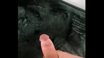 Busco a alguien que me la mame con su salivita roca