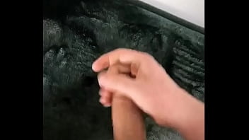 Busco a alguien que me la mame con su salivita roca