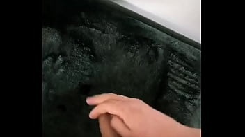 Busco a alguien que me la mame con su salivita roca