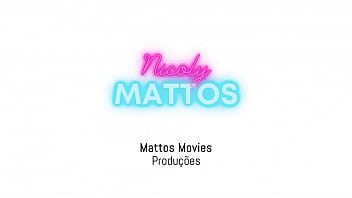 Corretor de seguros ficou de olho na safada e deu a piroca pra ela sentar